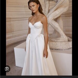 Elegant White Strapless Gown